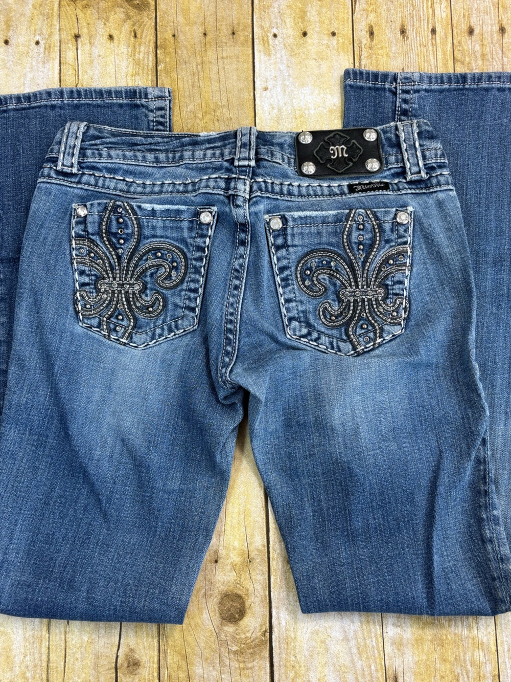 Miss Me Womens Blue Jeans Size 27 Jeweled Embroidered